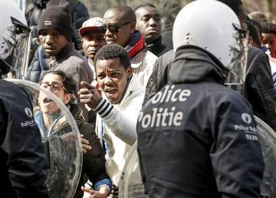 Matraquages à l'Office des Etrangers.