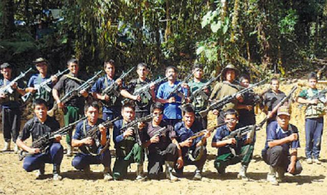 Combattants de la guérilla maoïste au Pérou