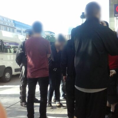 Les manifestants contrôlés et fichés à Arts-Loi.