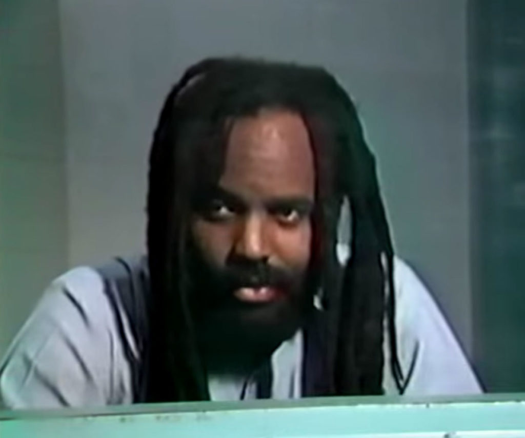 Mumia, interviewé dans 'All Power to the People'.