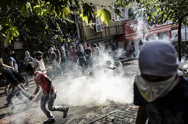 Affrontements à Gazi.