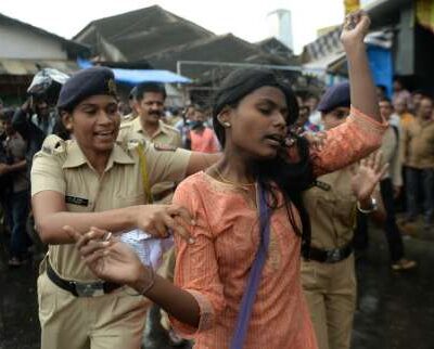 Arrestation d'une militante contre la peine de mort