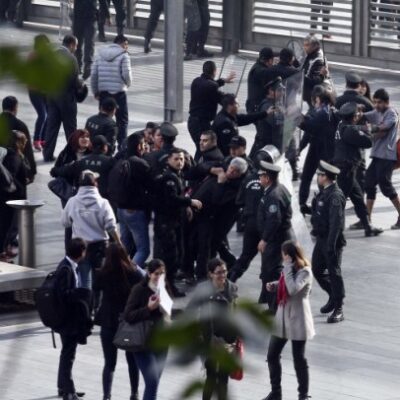 Image des incidents devant le tribunal