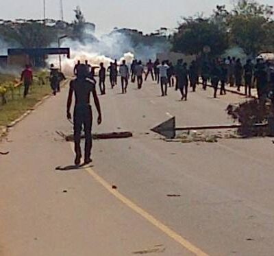 Les manifestants étudiants Jambo Drive, à Kitwe
