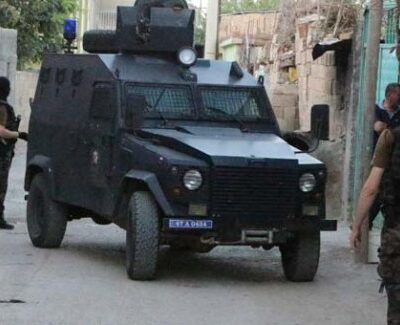 Affrontements entre la police et une organisation de jeunesse kurde.