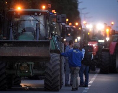 Blocages à l'aide de nombreux tracteurs.