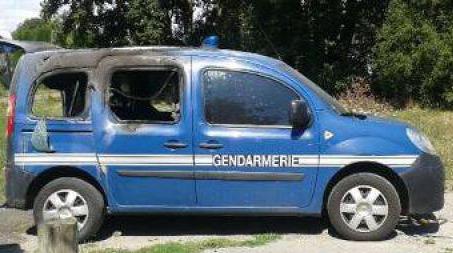 La fourgonnette incendiée