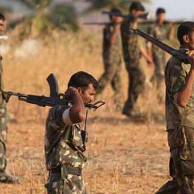 Soldats de la CRPF en opération