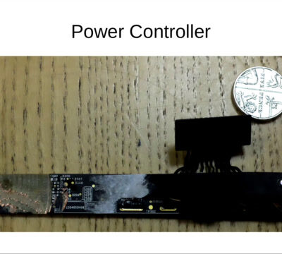 Un contrôleur d'alimentation détruit lors de l'opération.