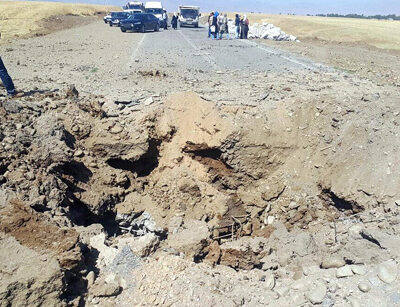 Le cratère creusé par l'explosion de Suluca