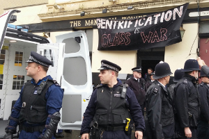 L'expulsion du squat Mamelon Tower