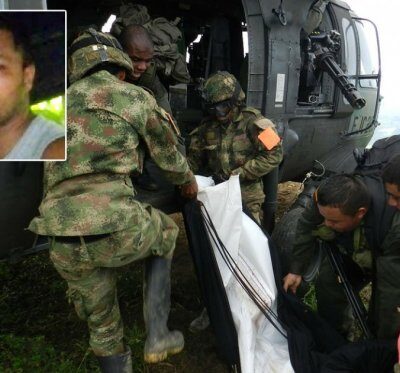 Le corps de Marlon est embarqué dans un hélicoptère de l'armée