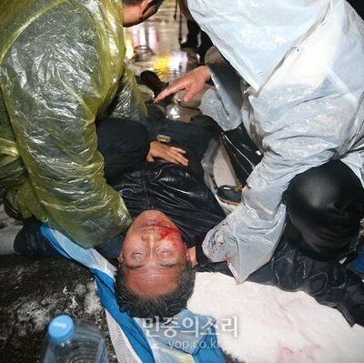 Manifestant blessé à Séoul