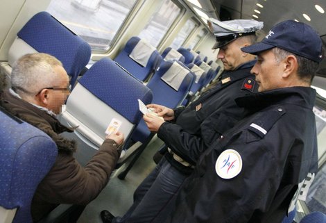 Contrôle de la Police aux Frontières (PAF) française