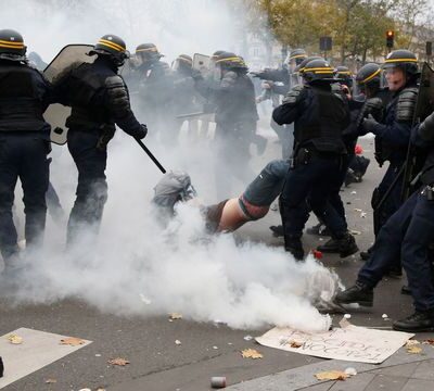 Une des 300 arrestations place de la République
