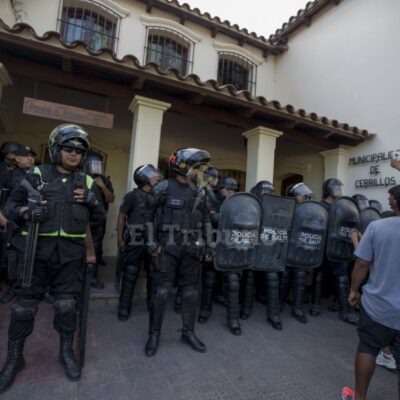 Devant la municipalité de Cerrillos