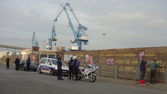 Tags anti-OGM à Lorient