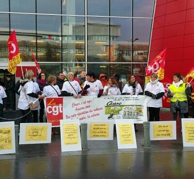 Rassemblement devant le Casino de Port-Saint-Louis