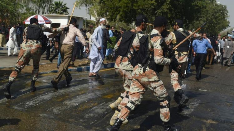 Affrontements à l'aéroport de Karachi