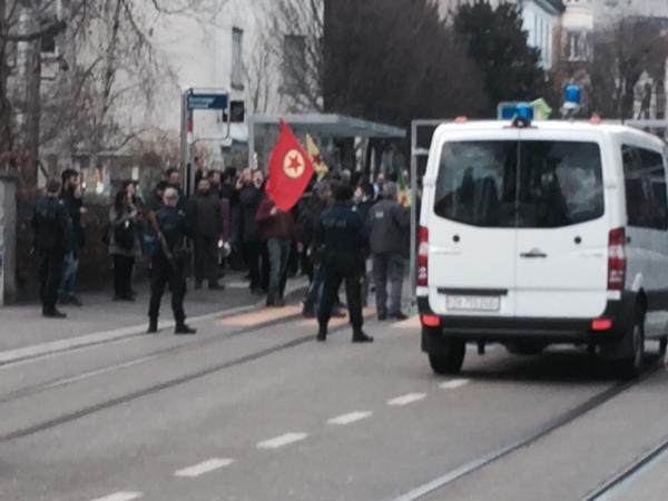 Devant le consulat turc de Zurich
