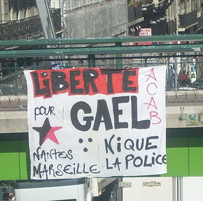 Banderolle solidaire à Marseille