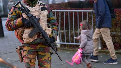 Déploiement prolongé d'un mois pour les militaires