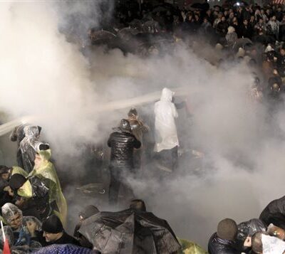 Répression des premières manifestations de soutien à Zaman