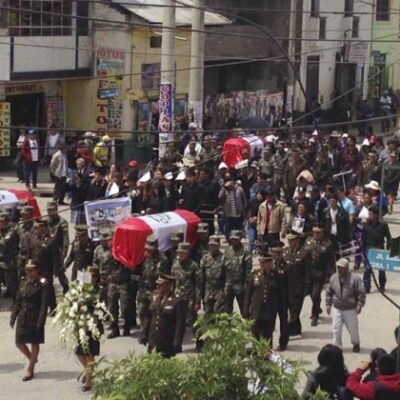 Les funérailles des soldats tués samedi par la guérilla