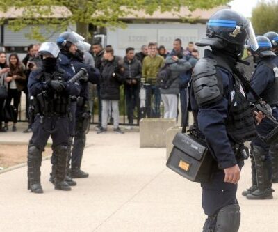 Après les affrontements, la police a quadrillé le secteur