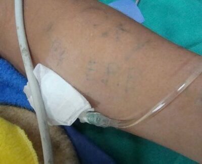 Le tatouage qui a valu au jeune homme d'être dénoncé aux autorités