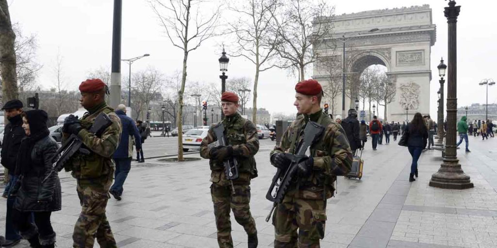 L'inscription de l'état d'urgence dans la Constitution a été abandonnée