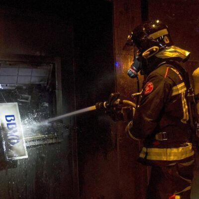 Distributeur automatique de billets incendié à Barcelone