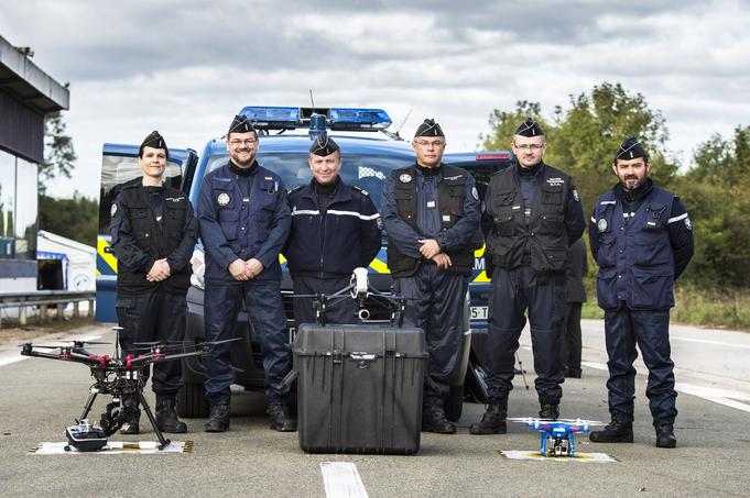 Les gendarmes et leurs drones