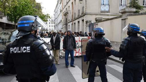 Devant le lycée Jean Jaurès