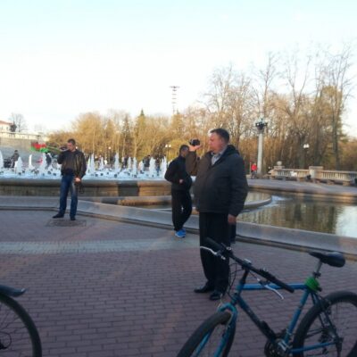 Policiers en civil lors de la Masse critique de Minsk