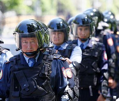 Policiers kazakhs