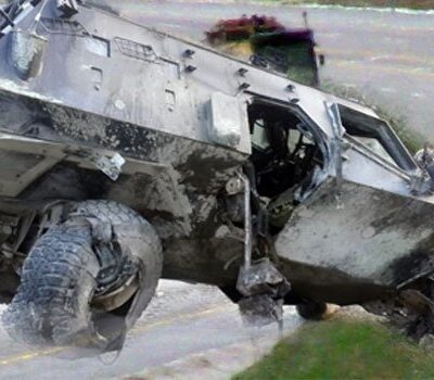 Photomontage de la presse turque (le blindé détruit et le lieu de l'explosion)