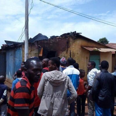 La population dans les rues de la ville de Mali