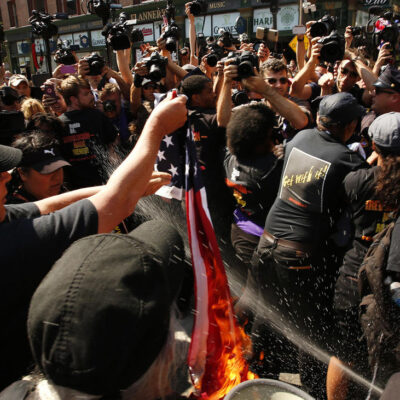 L'incendie du drapeau américain à Cleveland