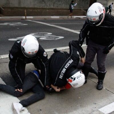 Arrestation d'un manifestant jeudi à Sao Paulo