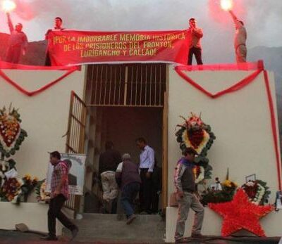 Hommage aux prisonniers maoïstes assassinés au mausolée de Comas