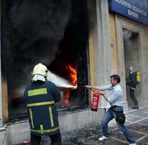 L'incendie à la banque Marfin