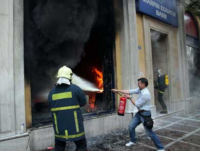L'incendie à la banque Marfin