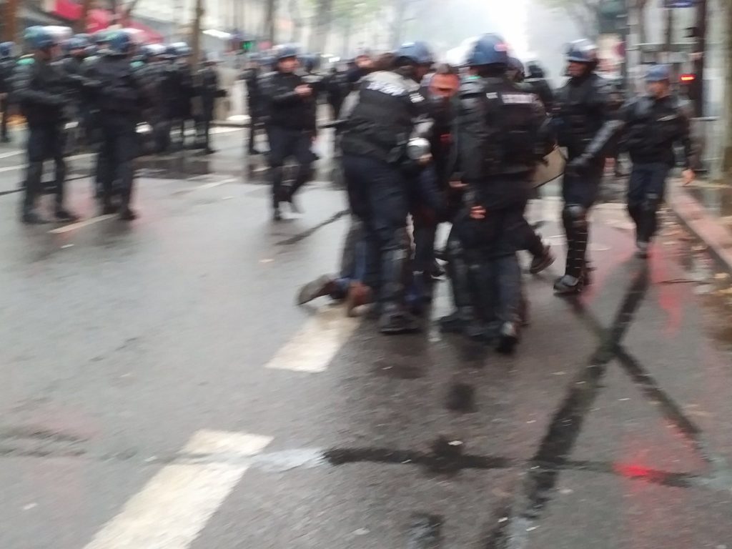 Arrestation d'un contre-manifestant hier dimanche