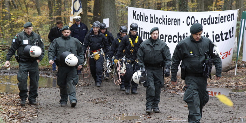 Opération policière dans la forêt d'Hambach (archive) Opération policière dans la forêt d'Hambach (archive)