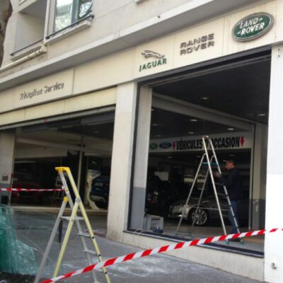 Le concessionnaire Jaguar dévasté le 14