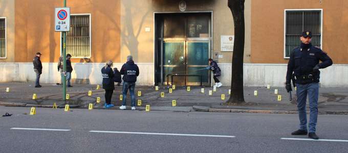 L'attaque contre l'école de police de Brescia en décembre 2015
