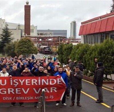 Rassemblement des grévistes du Birleşik Metal-İş
