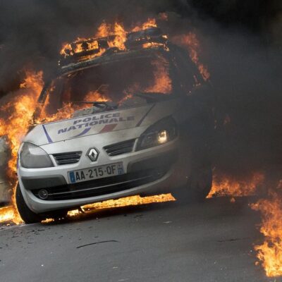La voiture cramée à Paris le 18 mai 2016