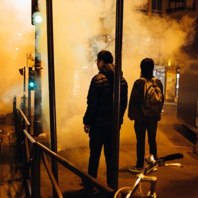 Les affrontements devant le commissariat du 19e